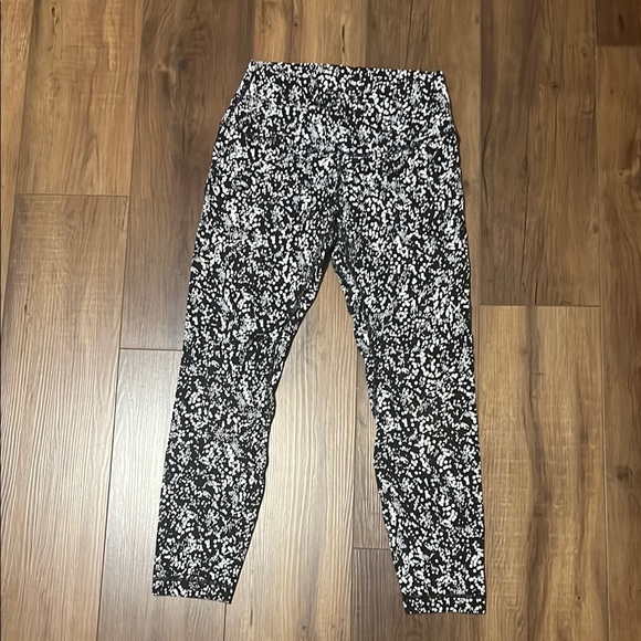 Lululemon Align Black and White Patterned Leggings - Picture 1 of 3